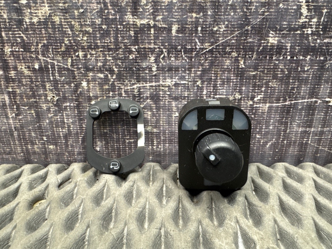 Кнопка регулировки зеркал, 1340 рублей, Красноярск