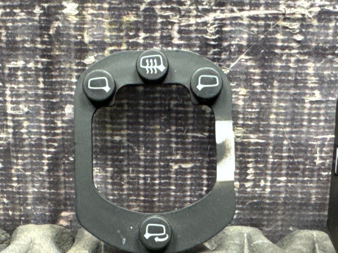 Кнопка регулировки зеркал, 1340 рублей, Красноярск