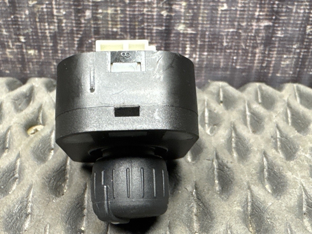 Кнопка регулировки зеркал, 1340 рублей, Красноярск