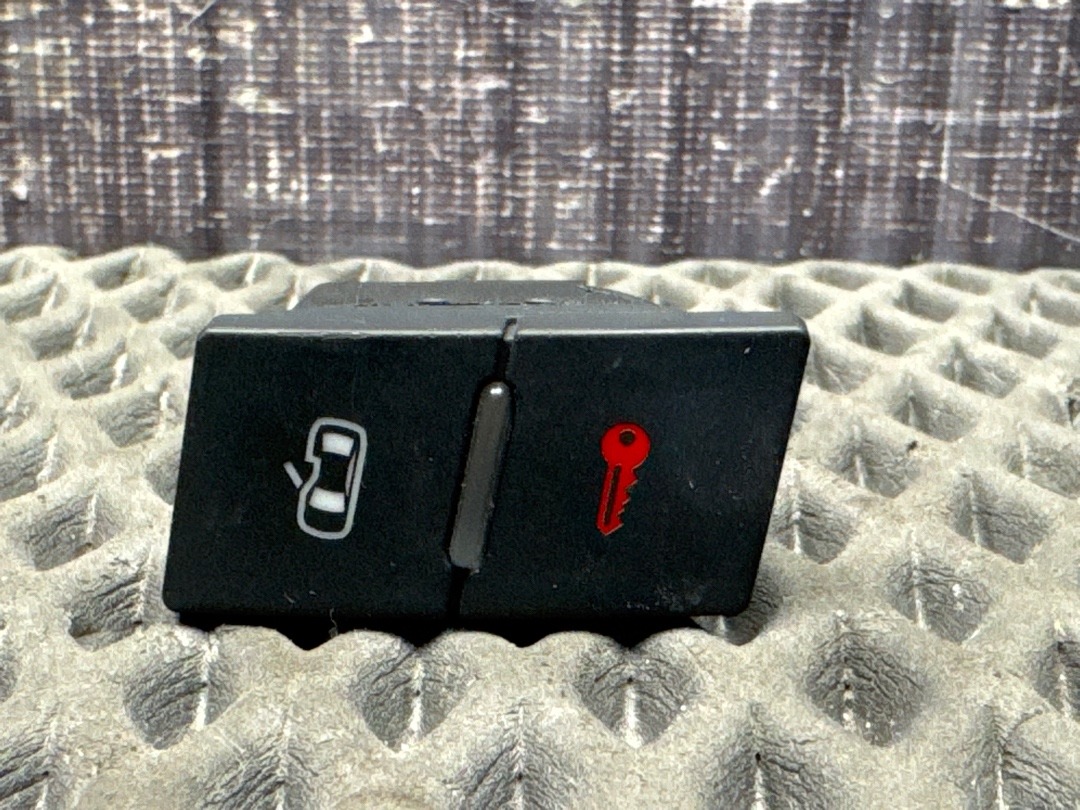 Кнопка центрального замка, 630 рублей, Красноярск