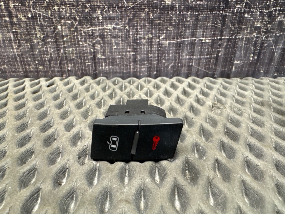 Кнопка центрального замка, 630 рублей, Красноярск