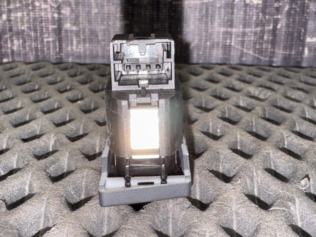 Кнопка центрального замка, 630 рублей, Красноярск