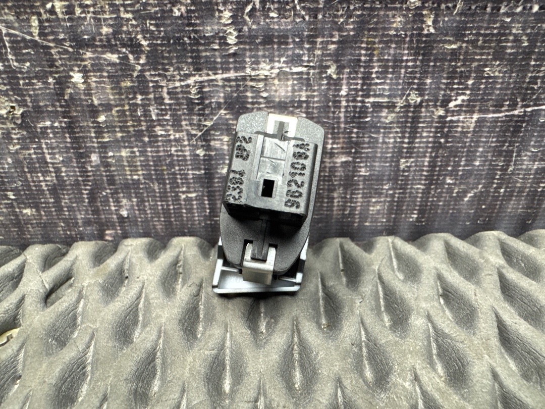 Кнопка центрального замка, 630 рублей, Красноярск