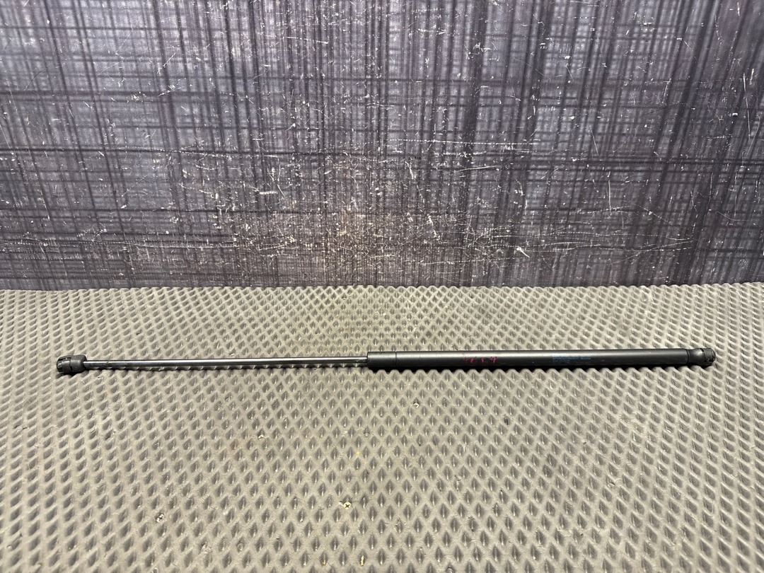 Амортизатор капота, 920 рублей, Красноярск