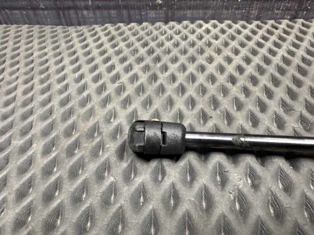 Амортизатор капота, 920 рублей, Красноярск