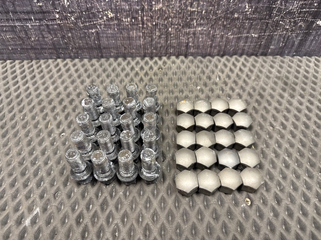 Комплект колесных болтов, 3420 рублей, Красноярск