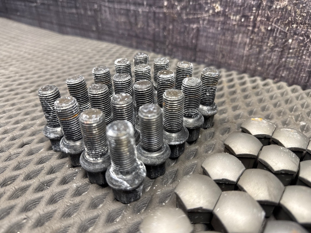 Комплект колесных болтов, 3420 рублей, Красноярск