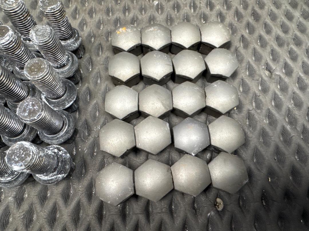 Комплект колесных болтов, 3420 рублей, Красноярск