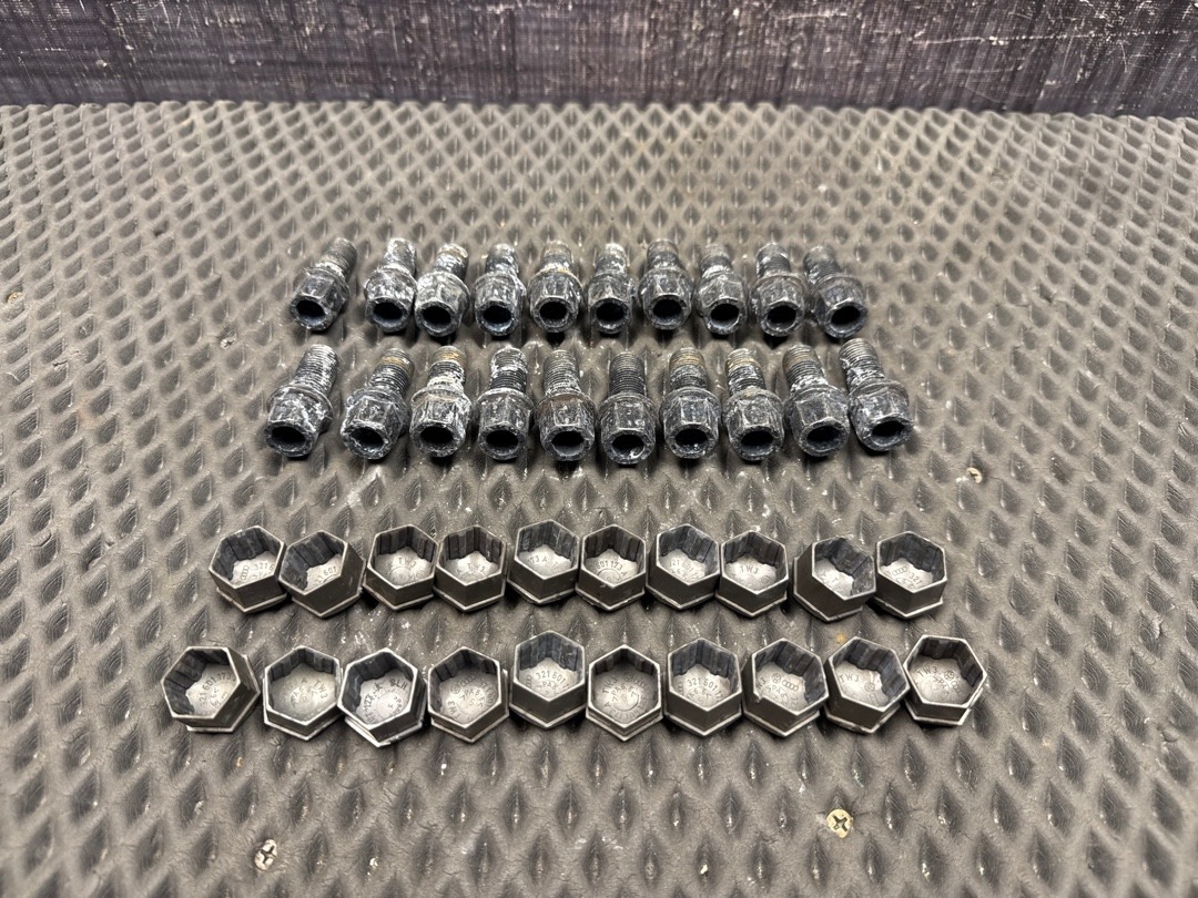 Комплект колесных болтов, 3420 рублей, Красноярск