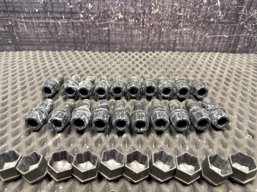 Комплект колесных болтов, 3420 рублей, Красноярск