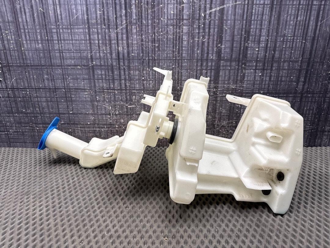 Бачок омывателя, 5210 рублей, Красноярск