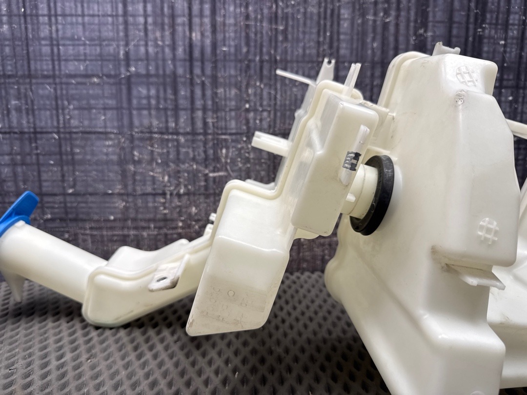 Бачок омывателя, 5210 рублей, Красноярск