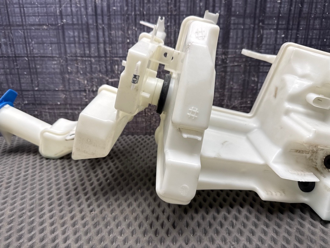 Бачок омывателя, 5210 рублей, Красноярск