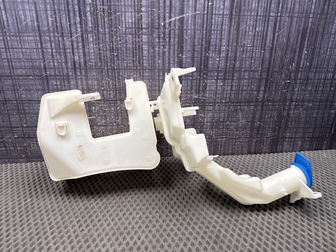 Бачок омывателя, 5210 рублей, Красноярск