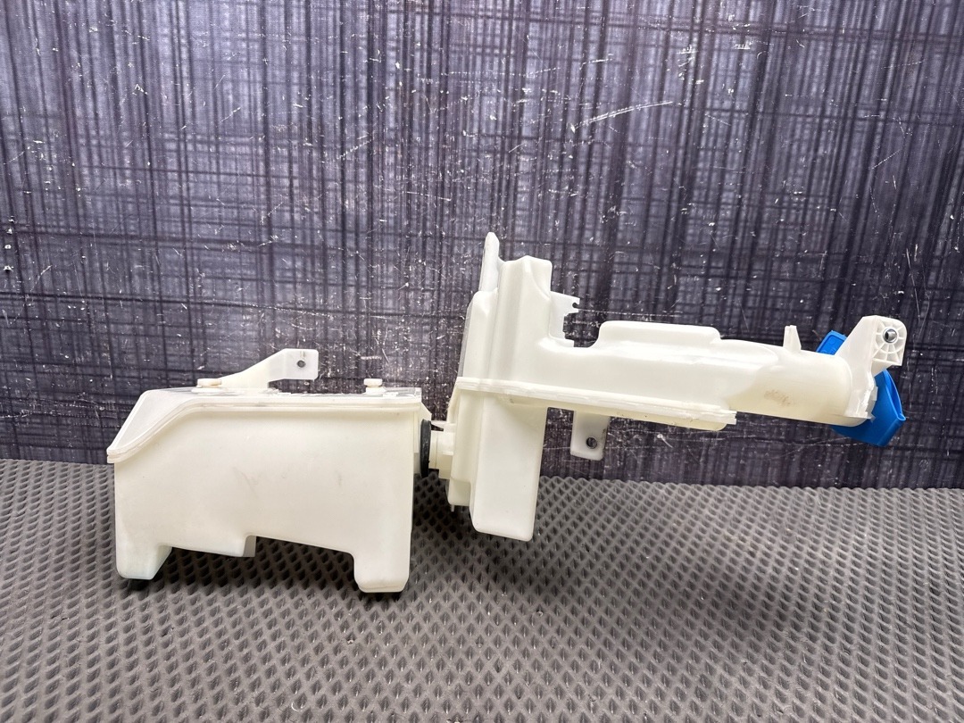 Бачок омывателя, 5210 рублей, Красноярск