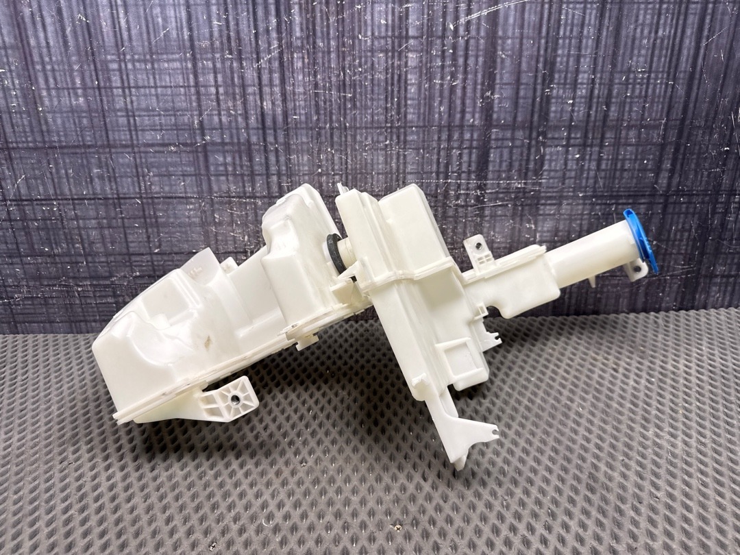 Бачок омывателя, 5210 рублей, Красноярск