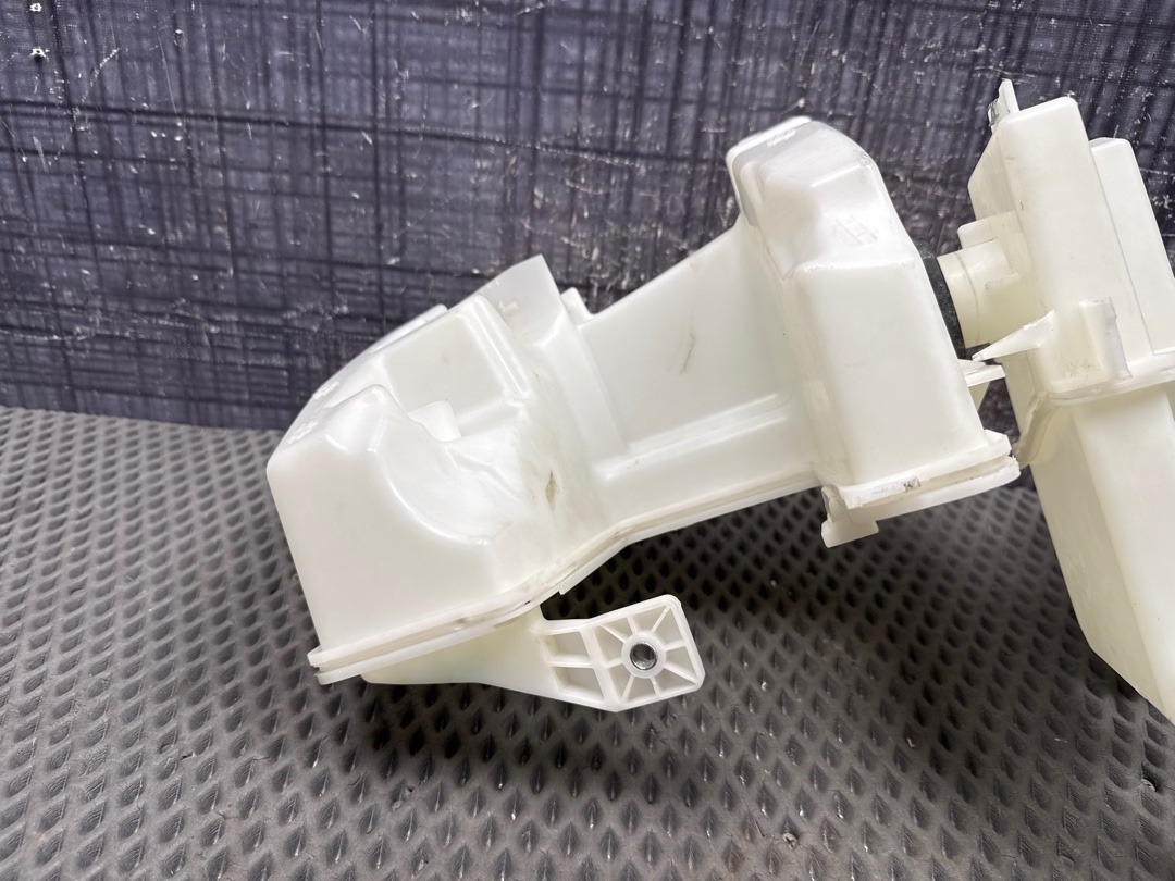 Бачок омывателя, 5210 рублей, Красноярск