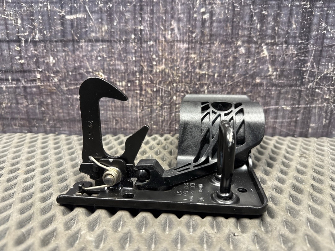 Замок капота, 870 рублей, Красноярск