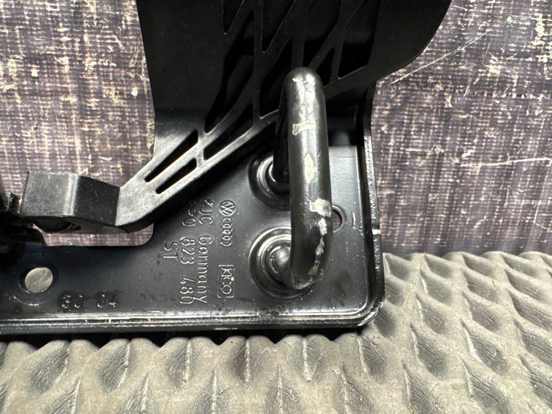 Замок капота, 870 рублей, Красноярск