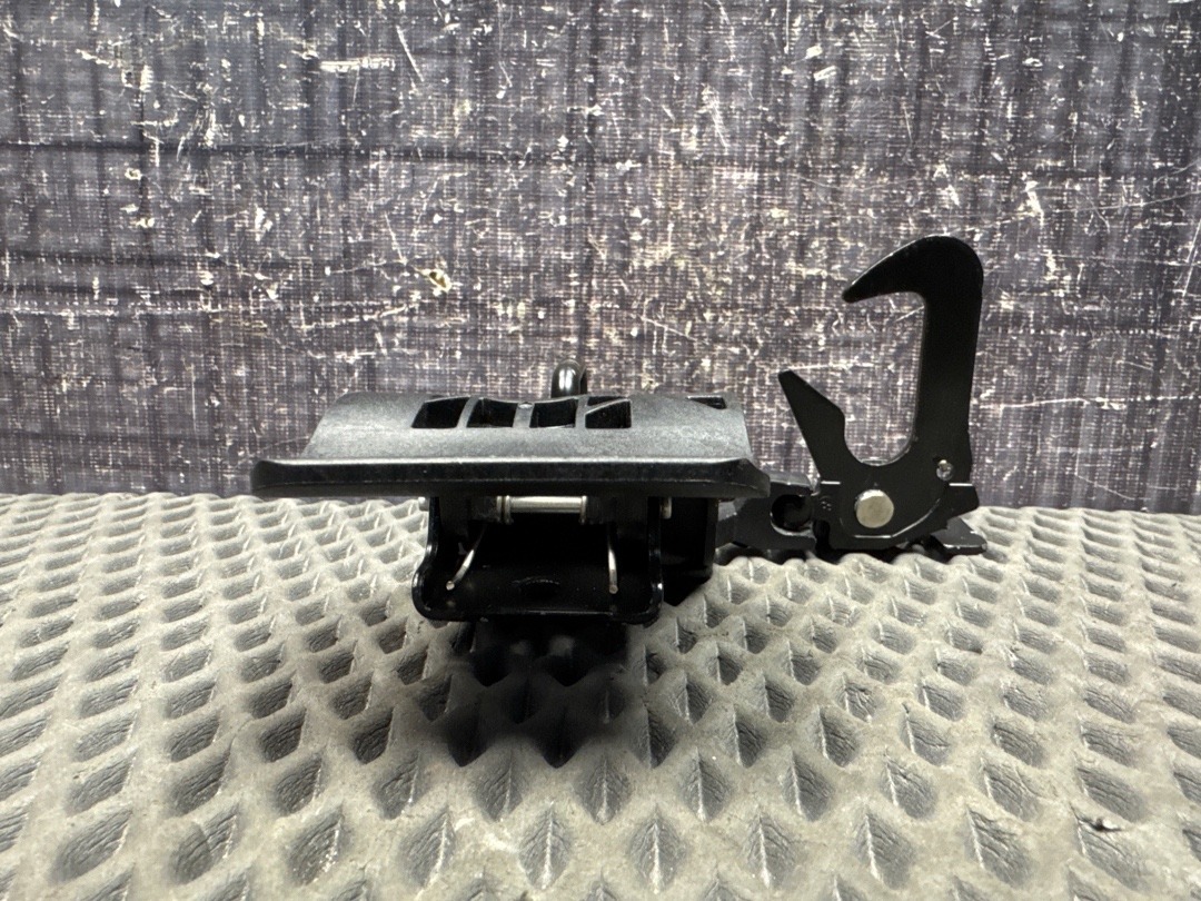 Замок капота, 870 рублей, Красноярск