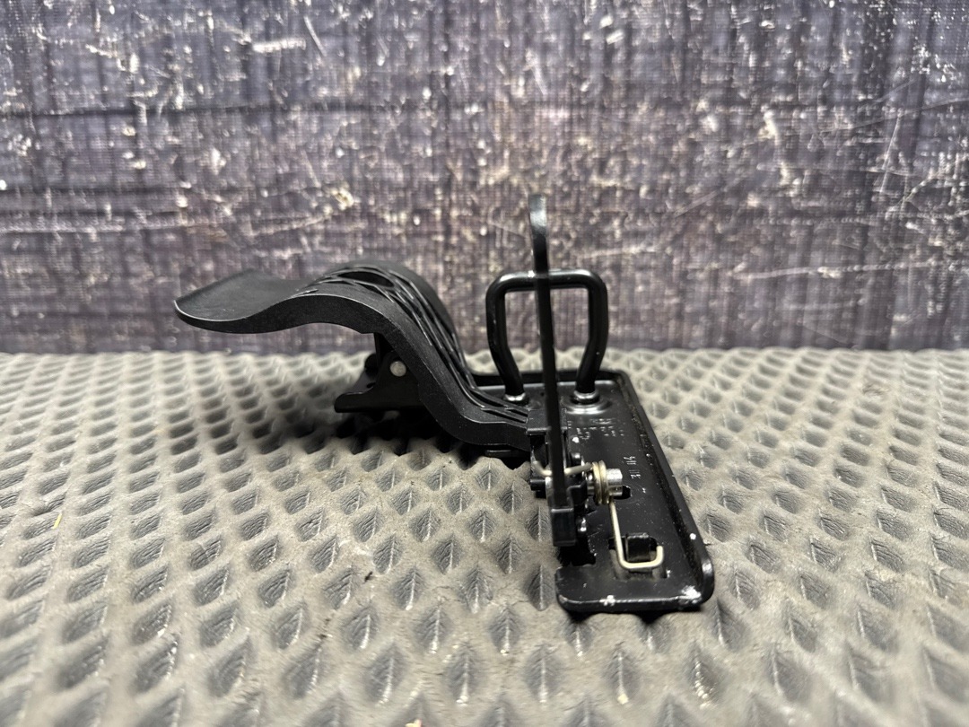 Замок капота, 870 рублей, Красноярск