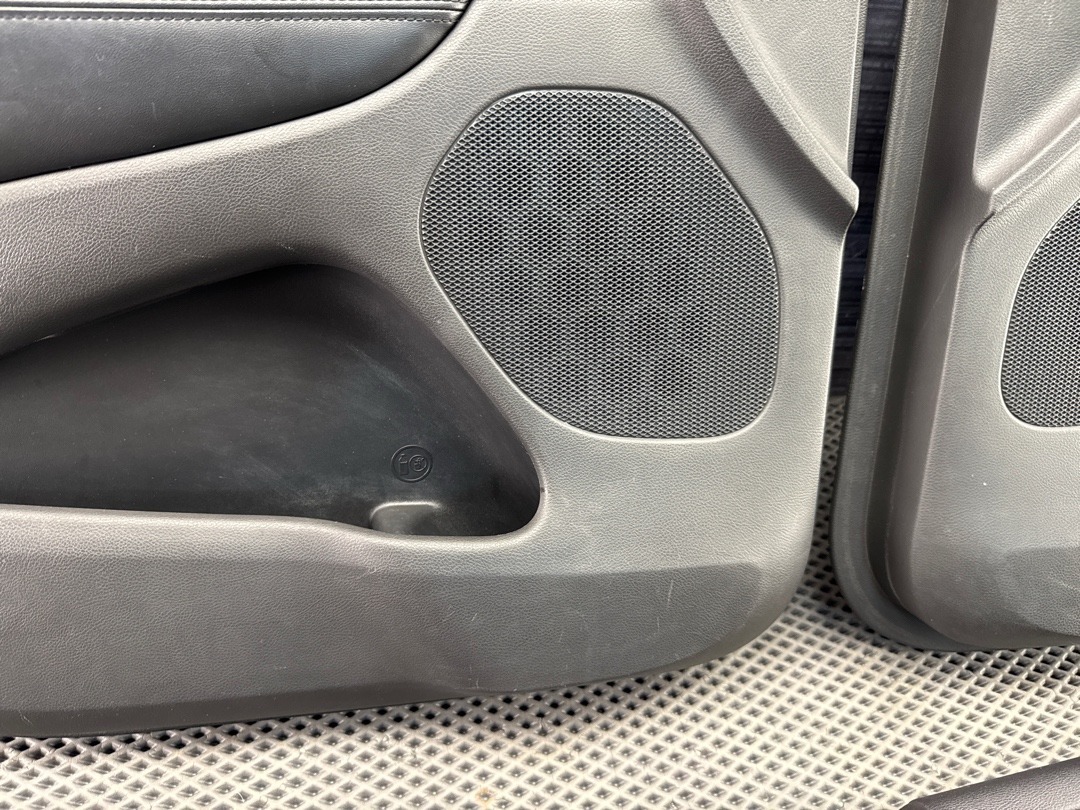 Комплект обшивок дверей, 10710 рублей, Красноярск