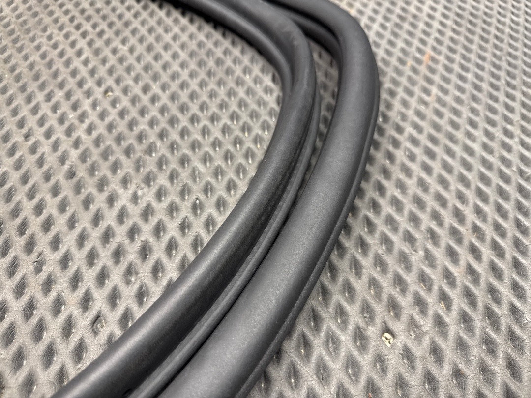 Уплотнитель крышки багажника, 1430 рублей, Красноярск