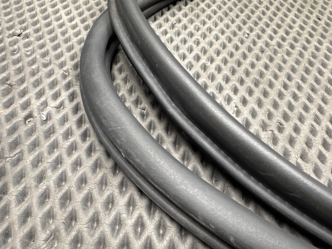 Уплотнитель крышки багажника, 1430 рублей, Красноярск