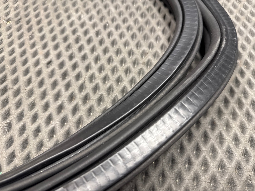 Уплотнитель крышки багажника, 1430 рублей, Красноярск