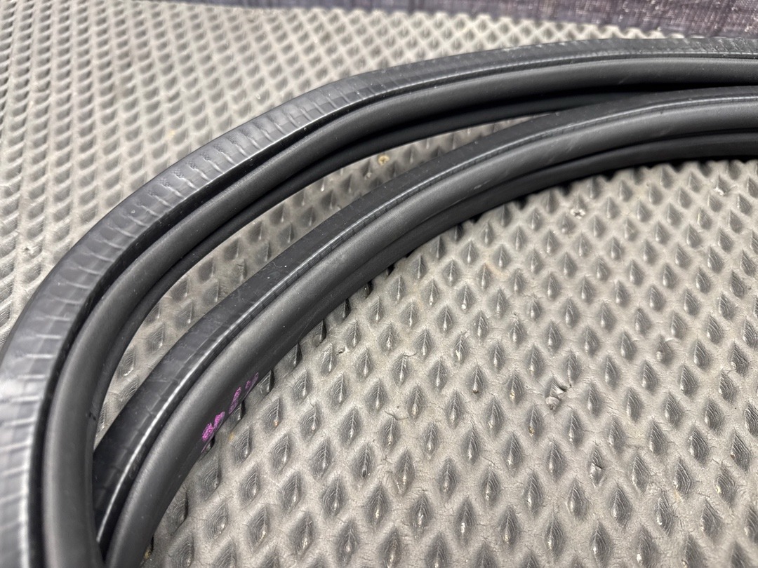 Уплотнитель крышки багажника, 1430 рублей, Красноярск