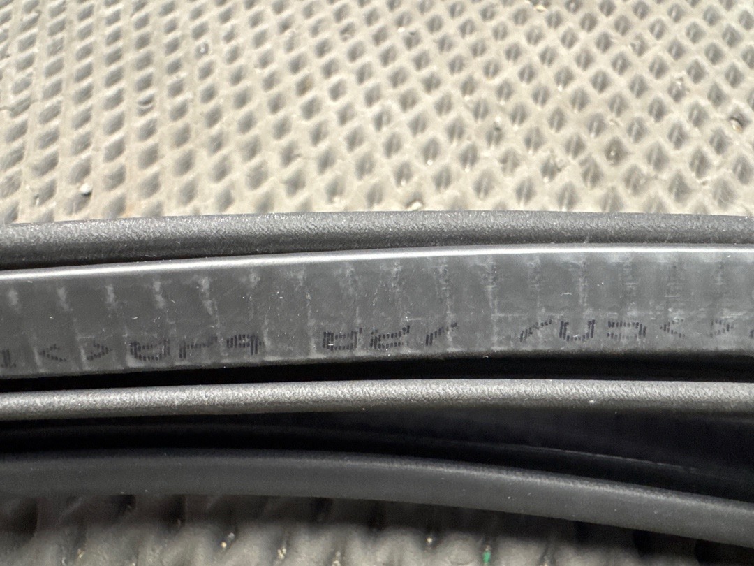 Уплотнитель крышки багажника, 1430 рублей, Красноярск