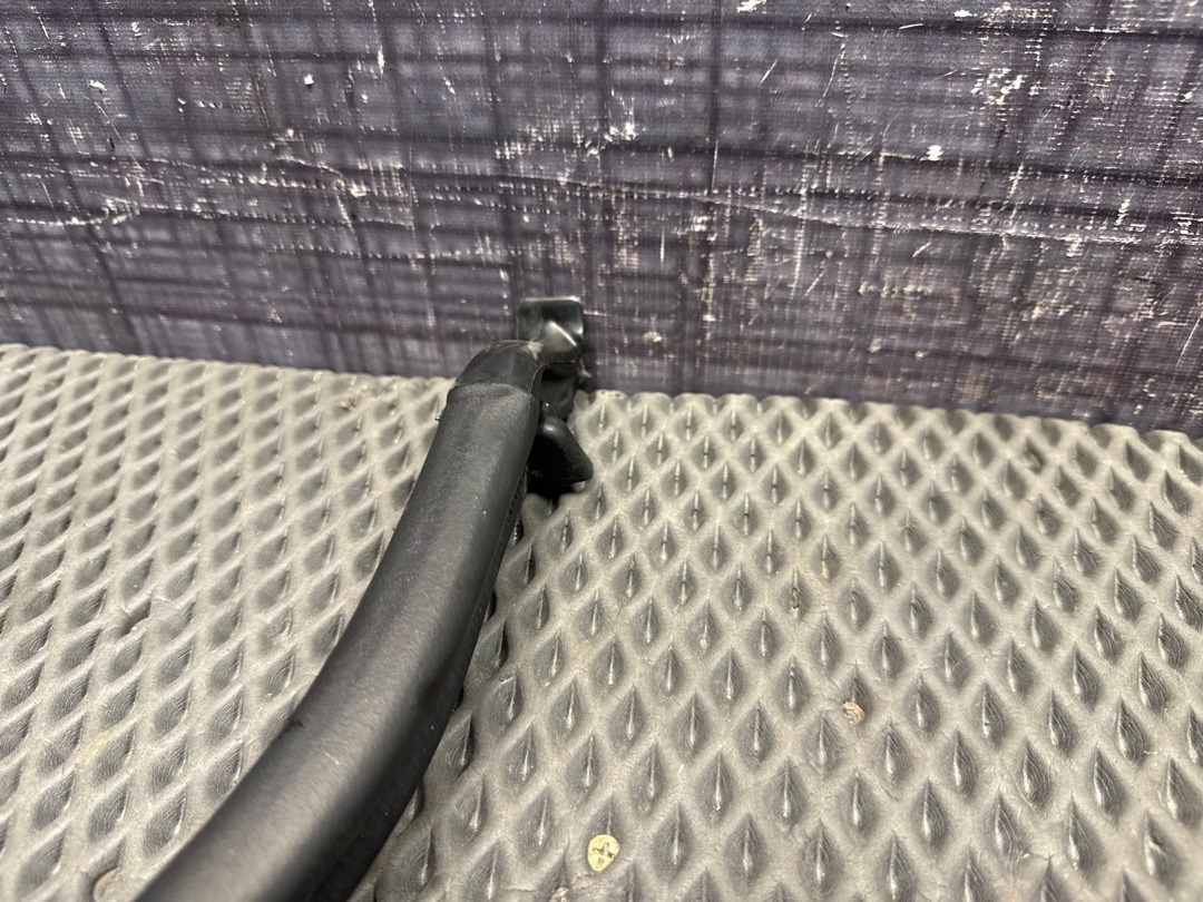 Подкапотный уплотнитель, 1470 рублей, Красноярск