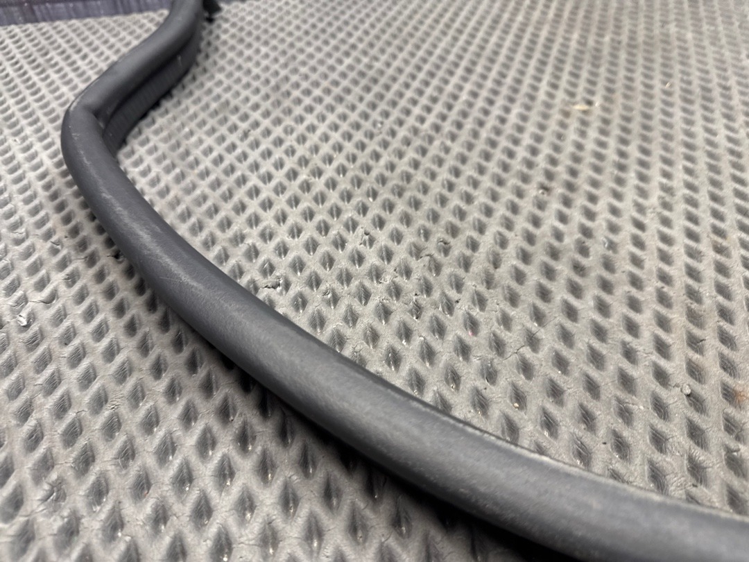 Подкапотный уплотнитель, 1470 рублей, Красноярск