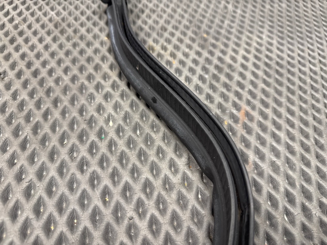 Подкапотный уплотнитель, 1470 рублей, Красноярск