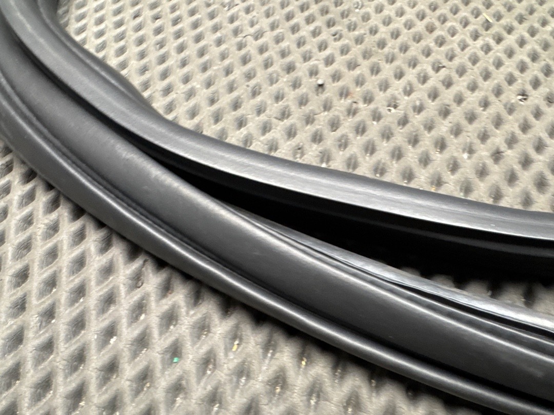 Уплотнитель крышки багажника, 2710 рублей, Красноярск