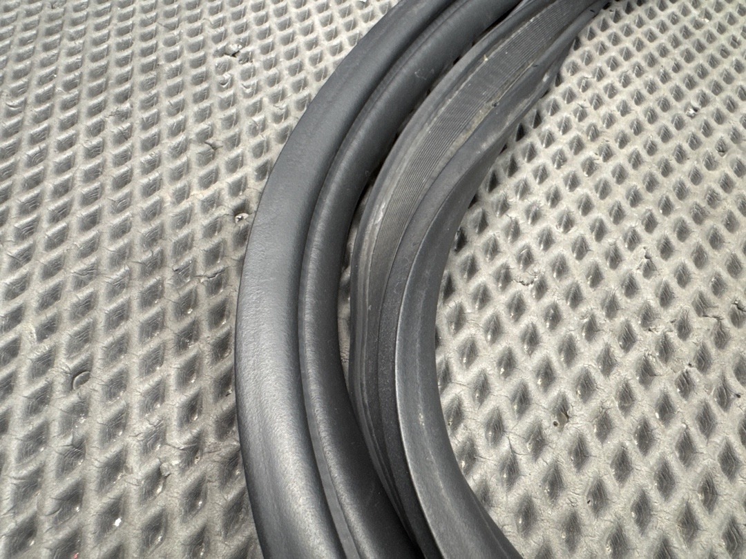 Уплотнитель крышки багажника, 2710 рублей, Красноярск