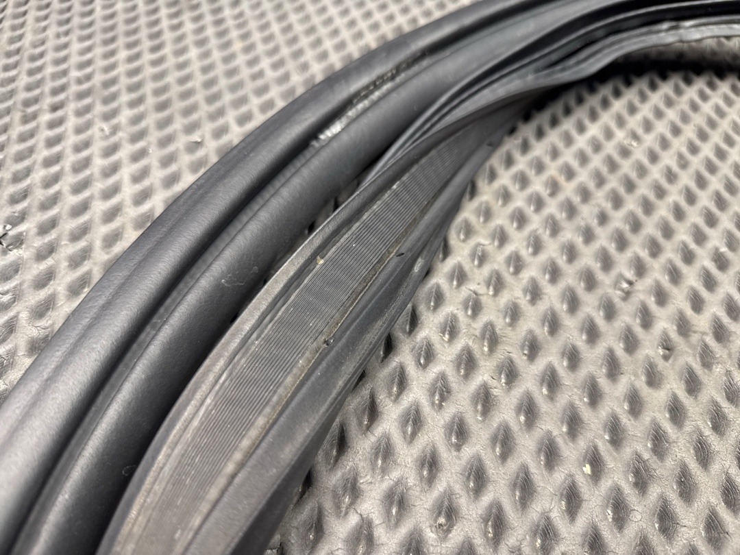 Уплотнитель крышки багажника, 2710 рублей, Красноярск