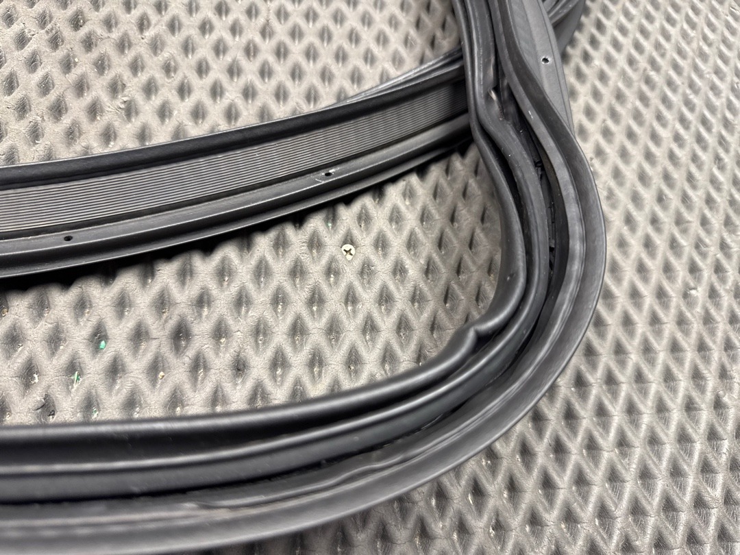 Уплотнитель крышки багажника, 2710 рублей, Красноярск