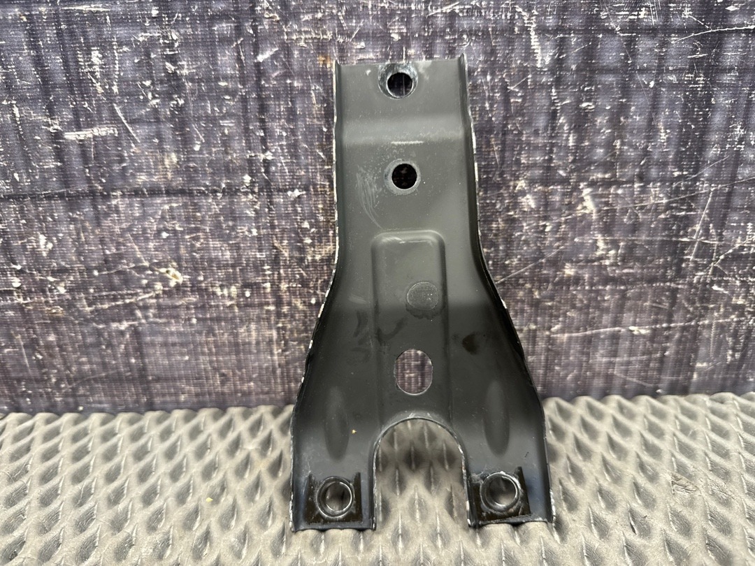 Кронштейн замка капота, 870 рублей, Красноярск