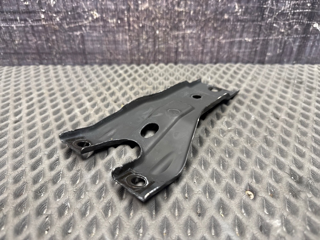 Кронштейн замка капота, 870 рублей, Красноярск