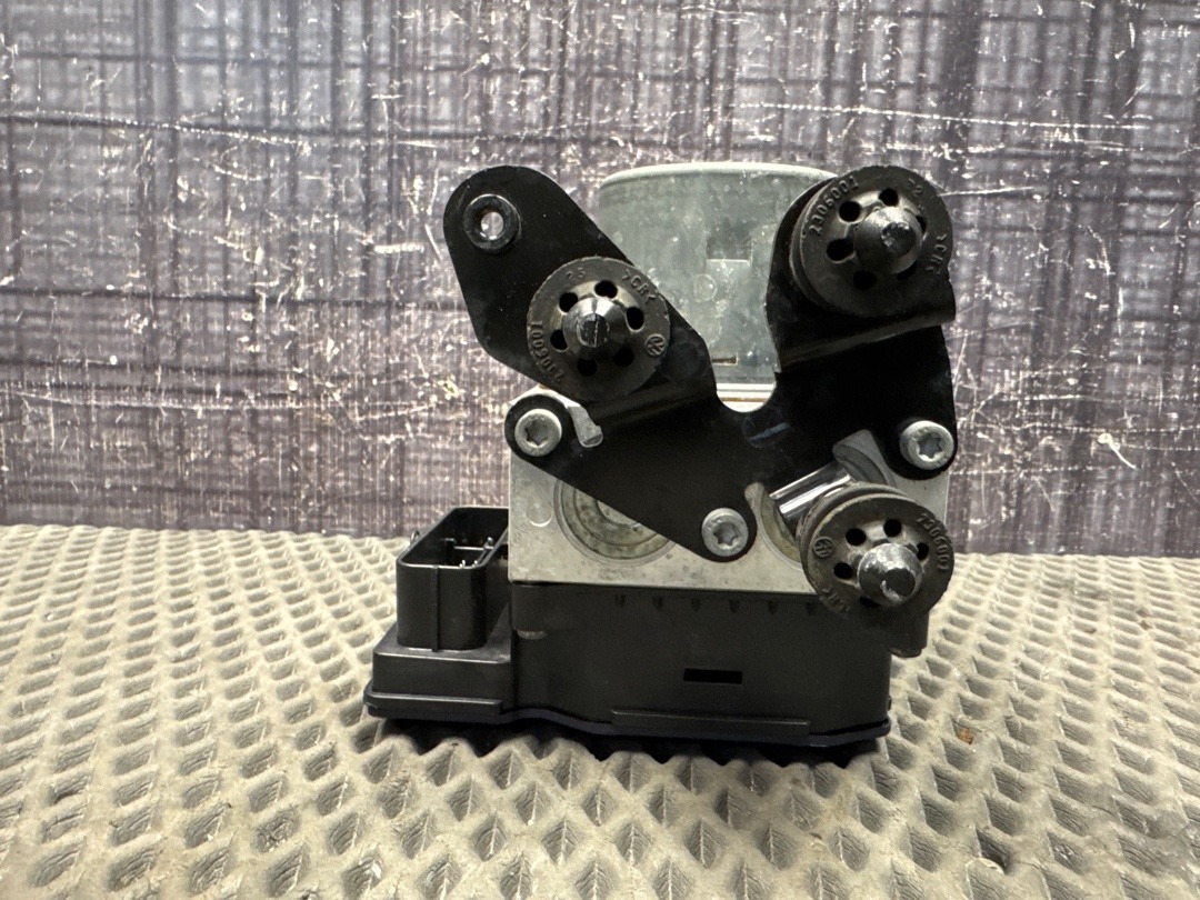 Блок ABS, 5520 рублей, Красноярск