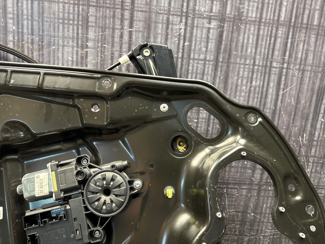 Стеклоподъемник, 3860 рублей, Красноярск