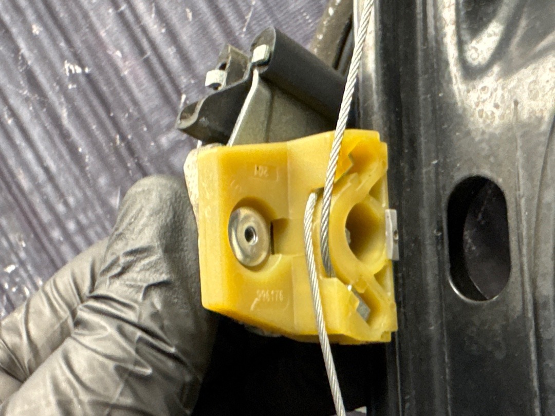 Стеклоподъемник, 3860 рублей, Красноярск