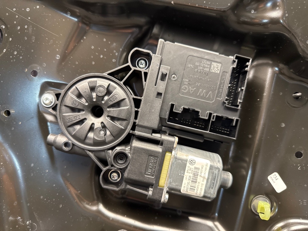 Стеклоподъемник, 3860 рублей, Красноярск