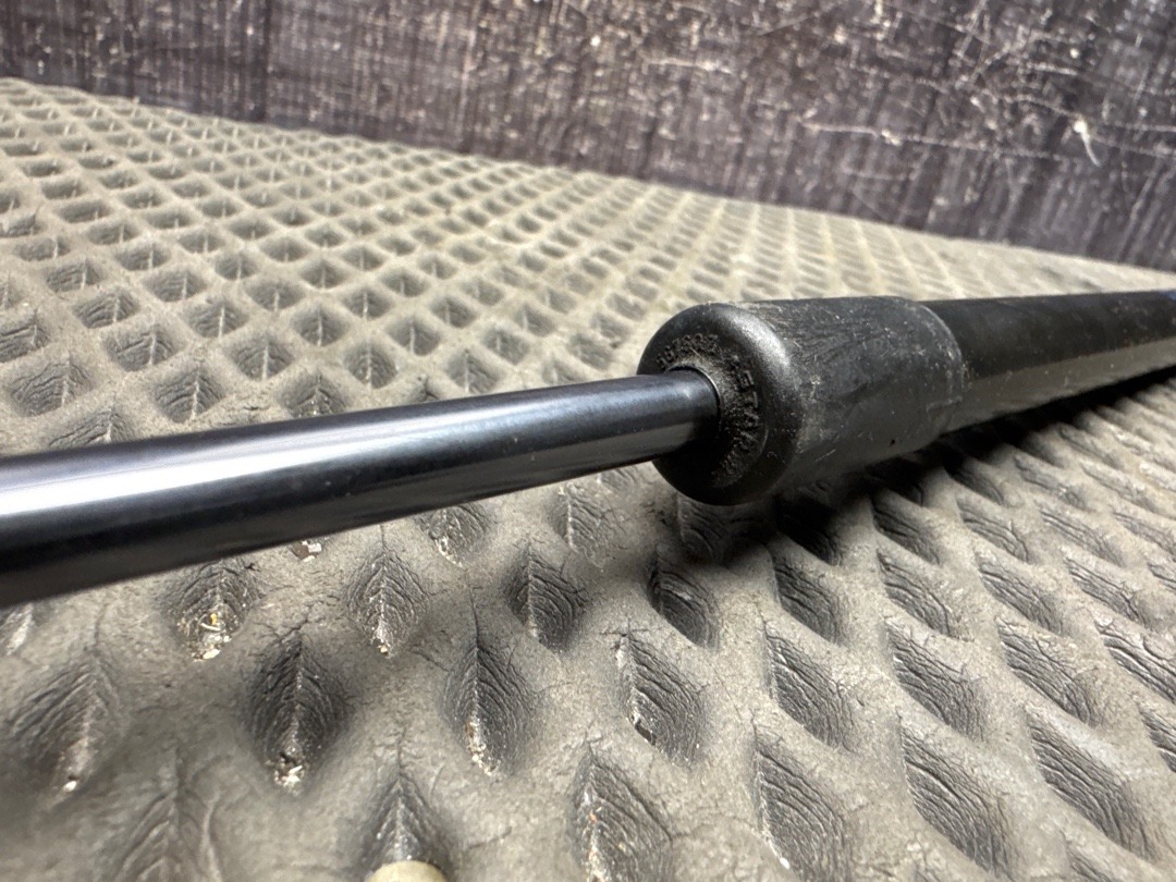 Амортизатор багажника, 710 рублей, Красноярск