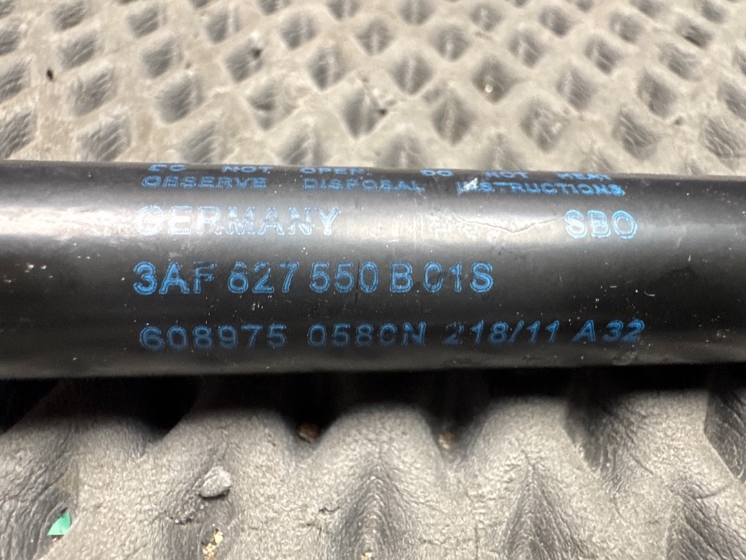 Амортизатор багажника, 710 рублей, Красноярск