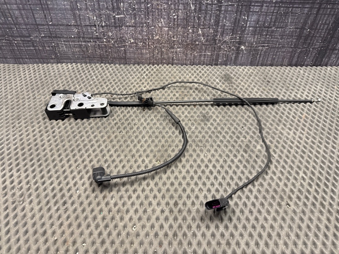 Замок капота, 1920 рублей, Красноярск