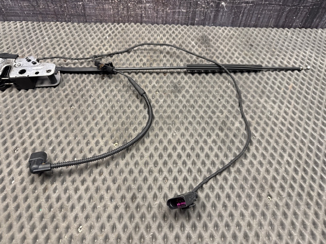 Замок капота, 1920 рублей, Красноярск