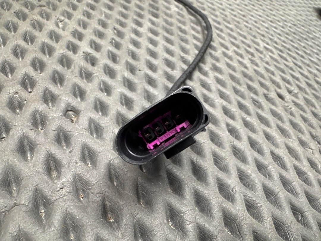 Замок капота, 1920 рублей, Красноярск