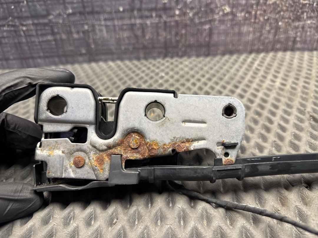 Замок капота, 1920 рублей, Красноярск